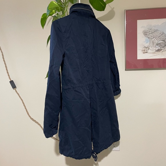 Water resistant light jacket - adjustable - Picture 5 of 6